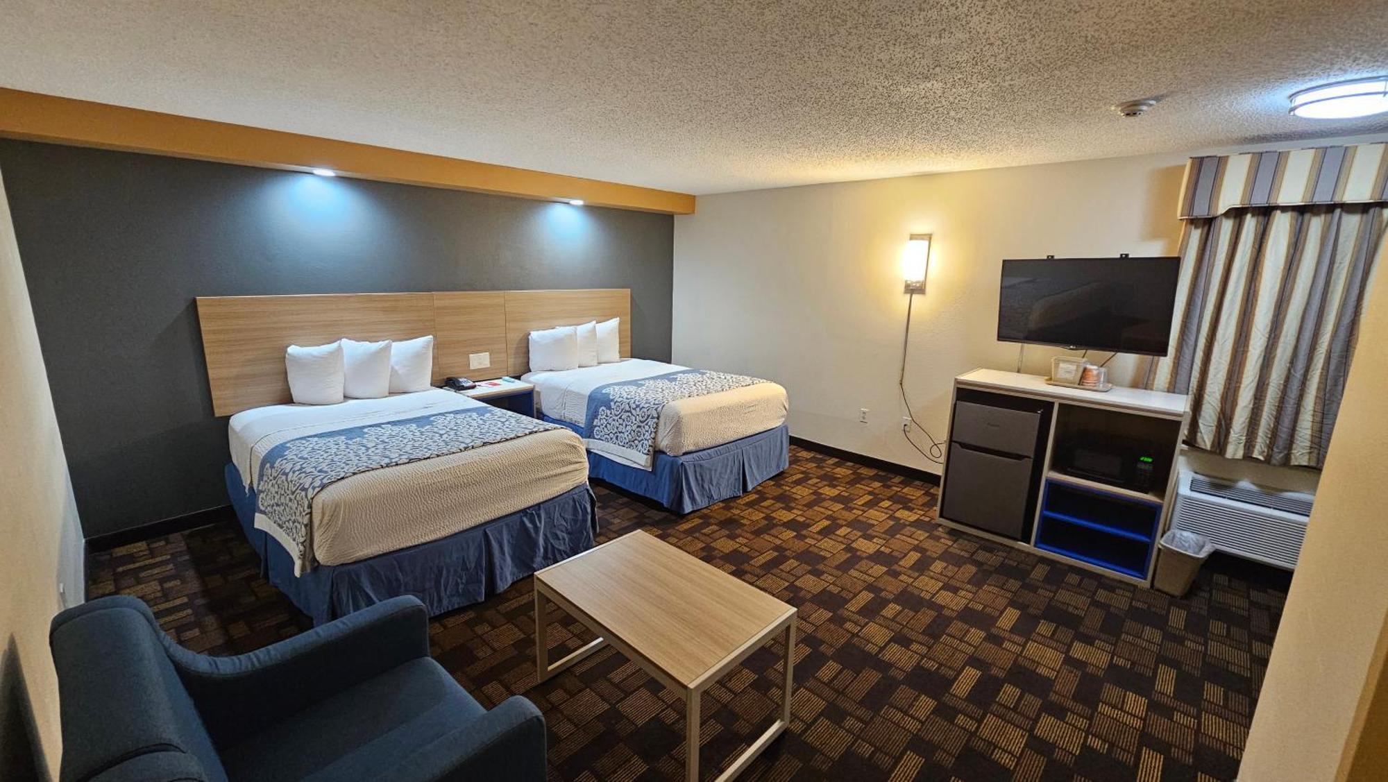 Econo Lodge Woodbridge Iselin Exterior photo
